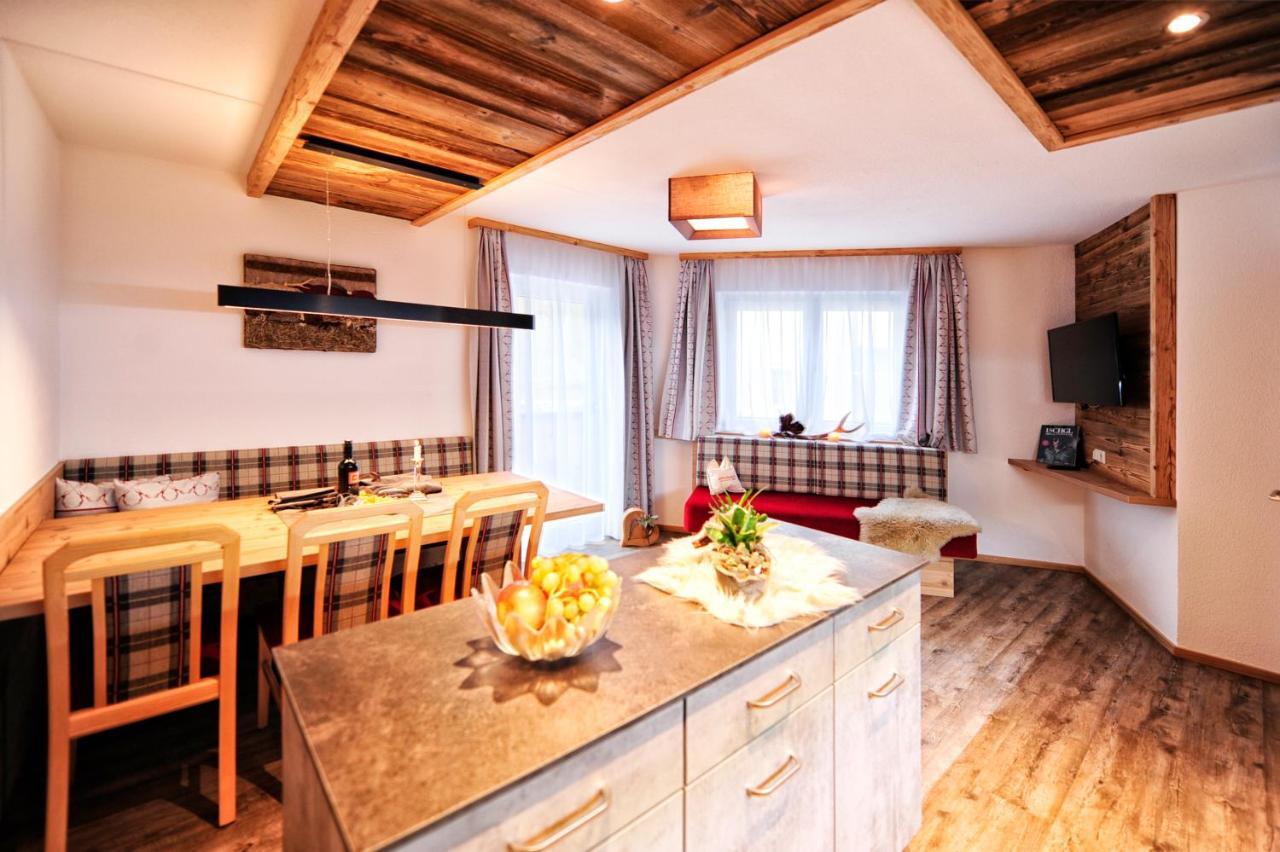 Apart Almrausch Ischgl Exteriör bild